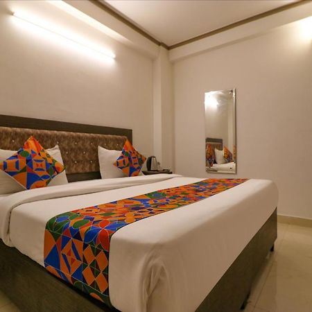 Fabexpress Dolphin International Near Delhi Airport Hotel Ню Делхи Екстериор снимка