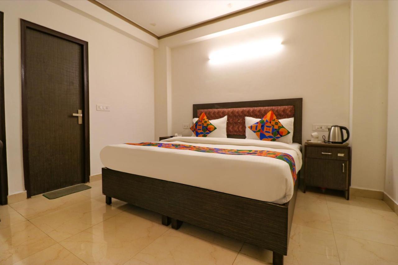 Fabexpress Dolphin International Near Delhi Airport Hotel Ню Делхи Екстериор снимка