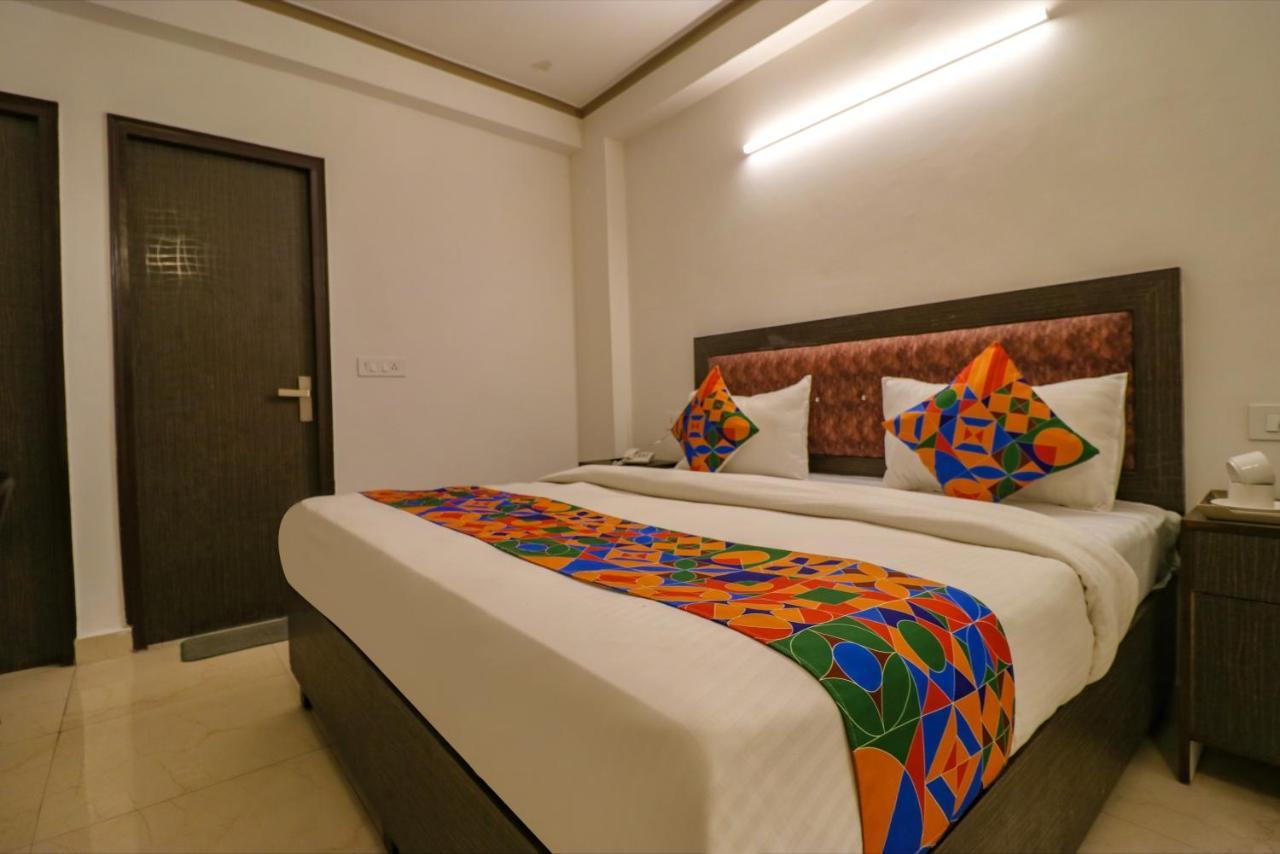 Fabexpress Dolphin International Near Delhi Airport Hotel Ню Делхи Екстериор снимка