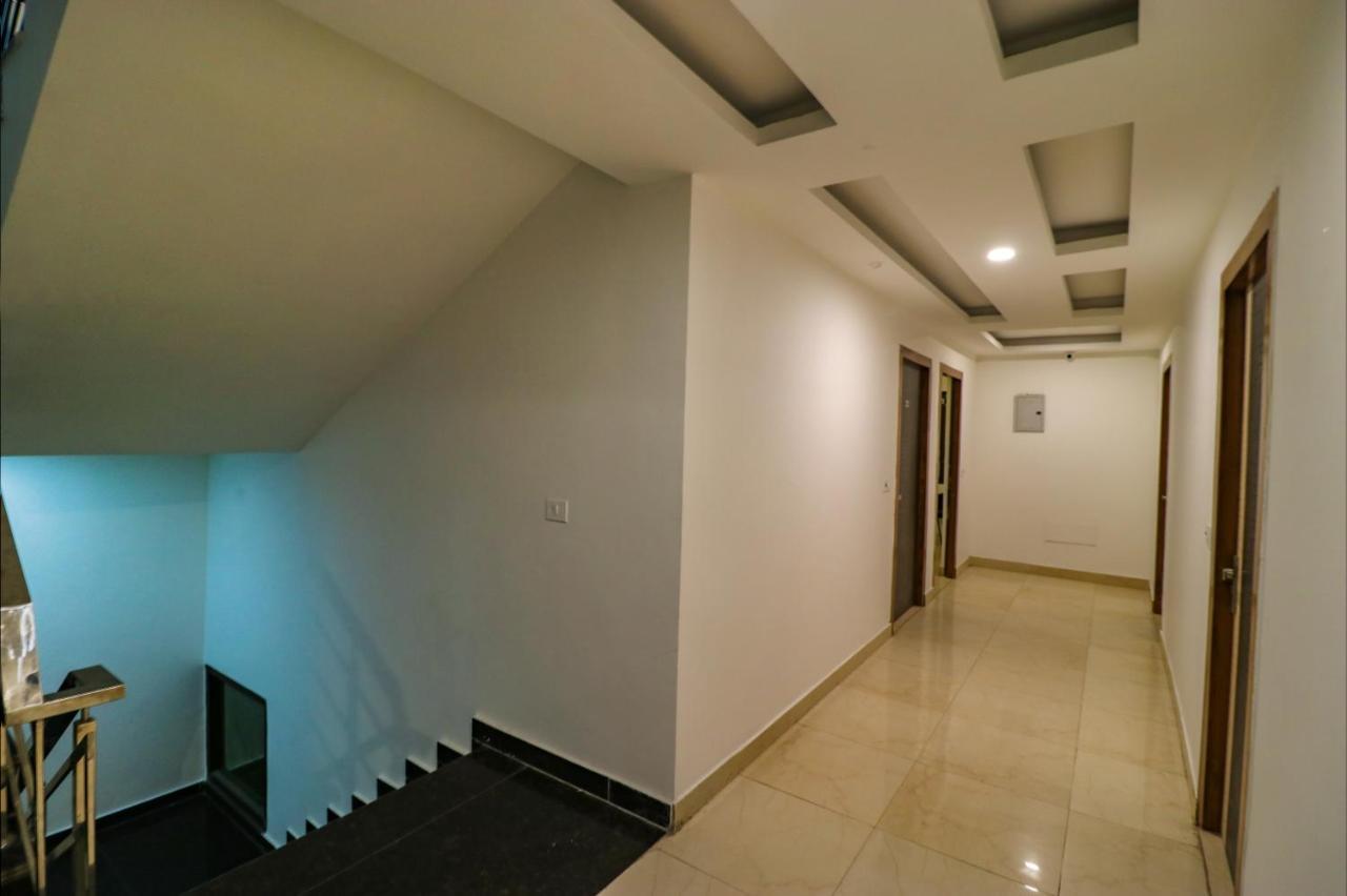 Fabexpress Dolphin International Near Delhi Airport Hotel Ню Делхи Екстериор снимка