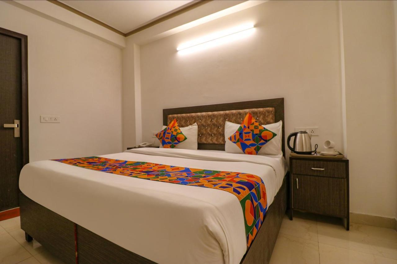 Fabexpress Dolphin International Near Delhi Airport Hotel Ню Делхи Екстериор снимка