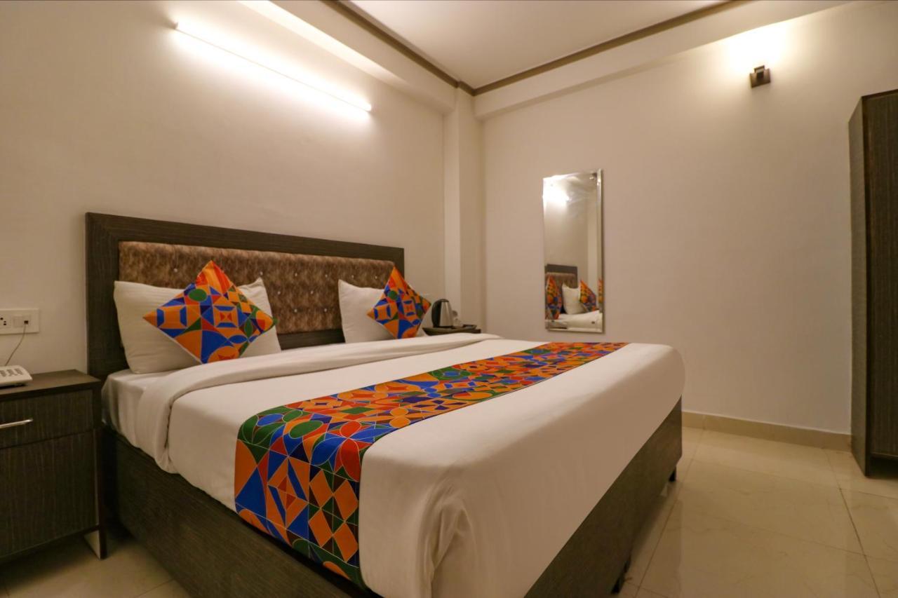 Fabexpress Dolphin International Near Delhi Airport Hotel Ню Делхи Екстериор снимка